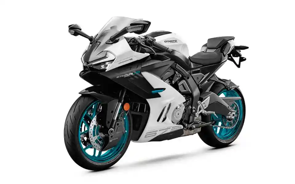 CFMoto 675 SR-R vista frontal y lateral