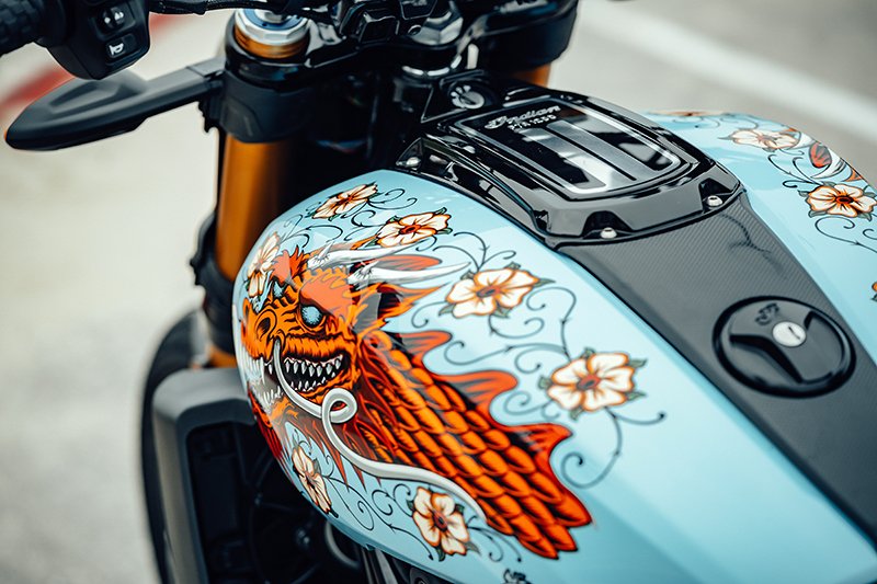 El arte del tanque de la Indian FTR 1200 personalizada