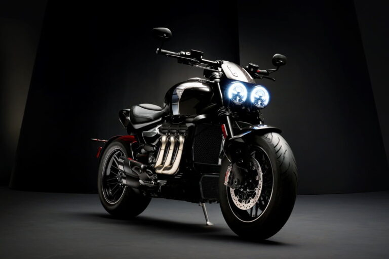 Ficha técnica Triumph Rocket 3 TFC 2500cc