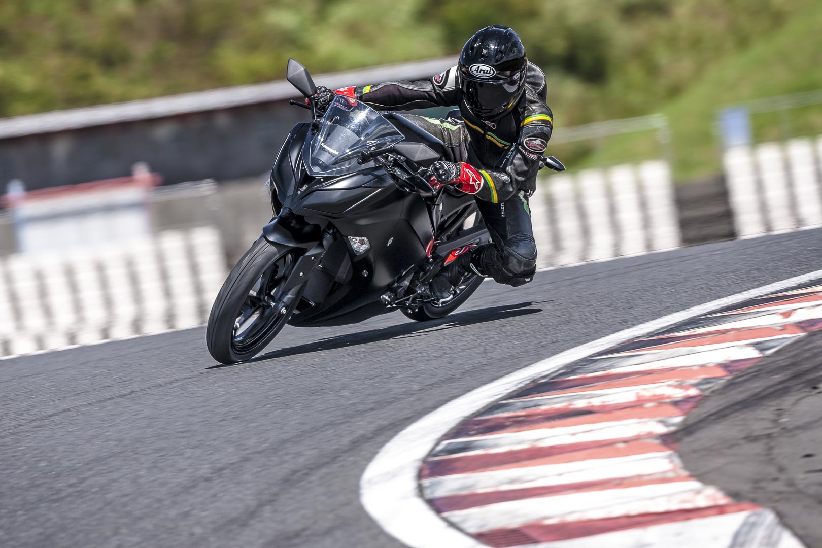MOTOCICLETA ELÉCTRICA KAWASAKI