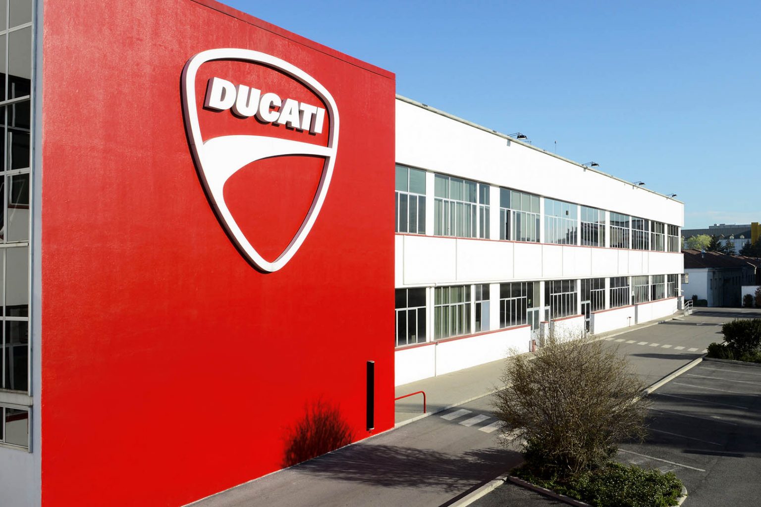 DUCATI REABRIRÁ FÁBRICA EL 25 DE MARZO