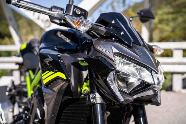 z900