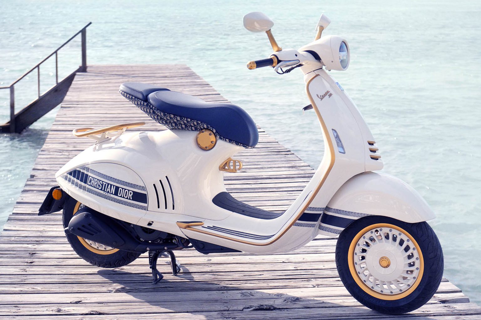 VESPA 946 CHRISTIAN DIOR 2022 Edición Limitada