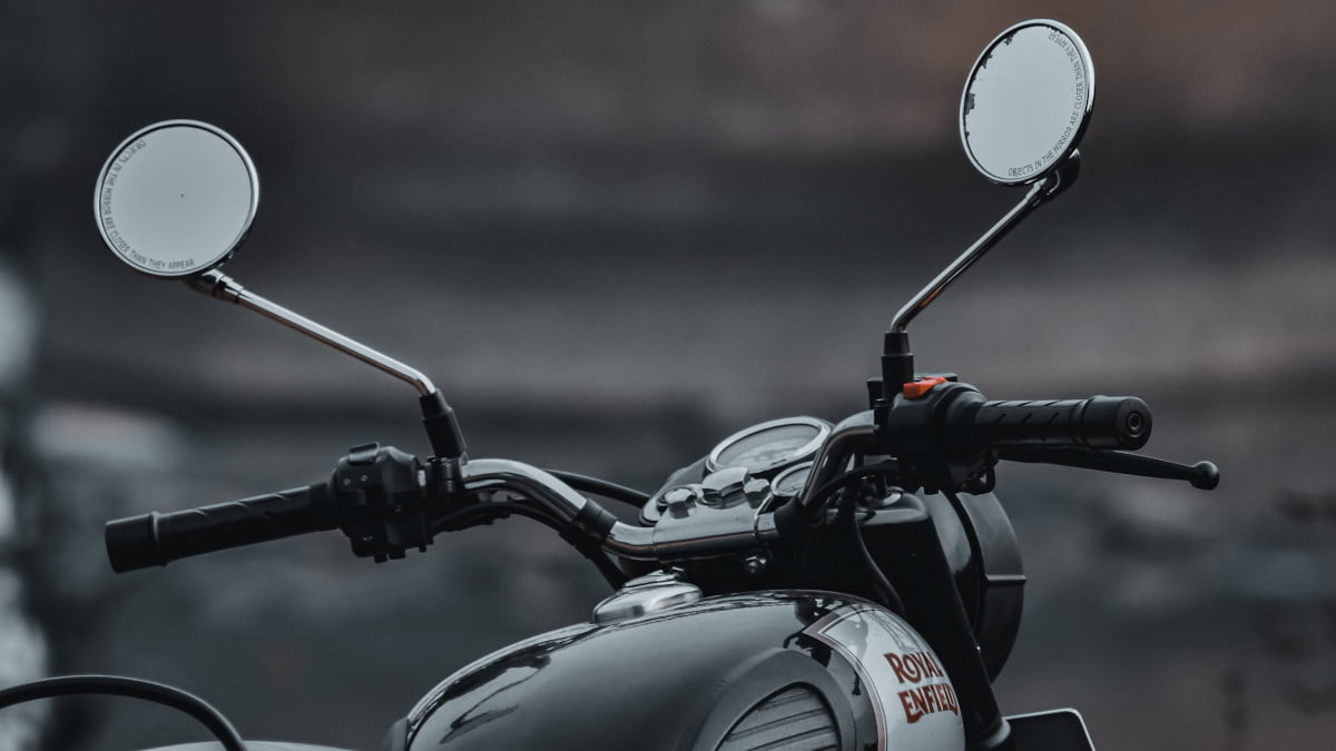 ¿Debería cambiar los espejos de su motocicleta?
