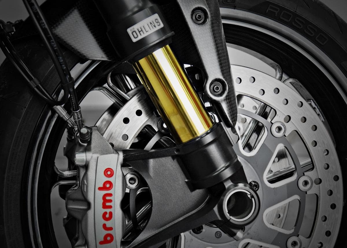 ¿Su moto se beneficiaría de una horquilla invertida?