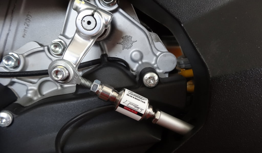 ¿Necesita su moto un Quickshifter?