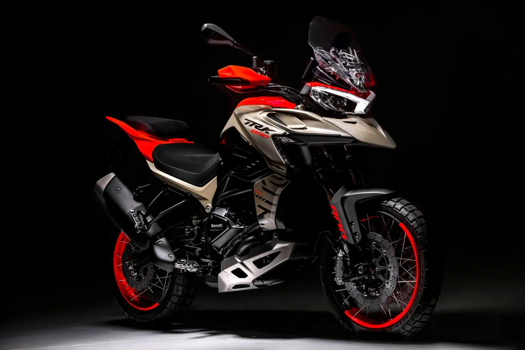 Benelli TRK 800 2022