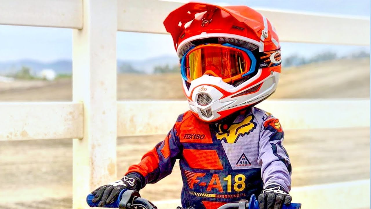 Que edad deben tener los ninos para andar en moto de cross