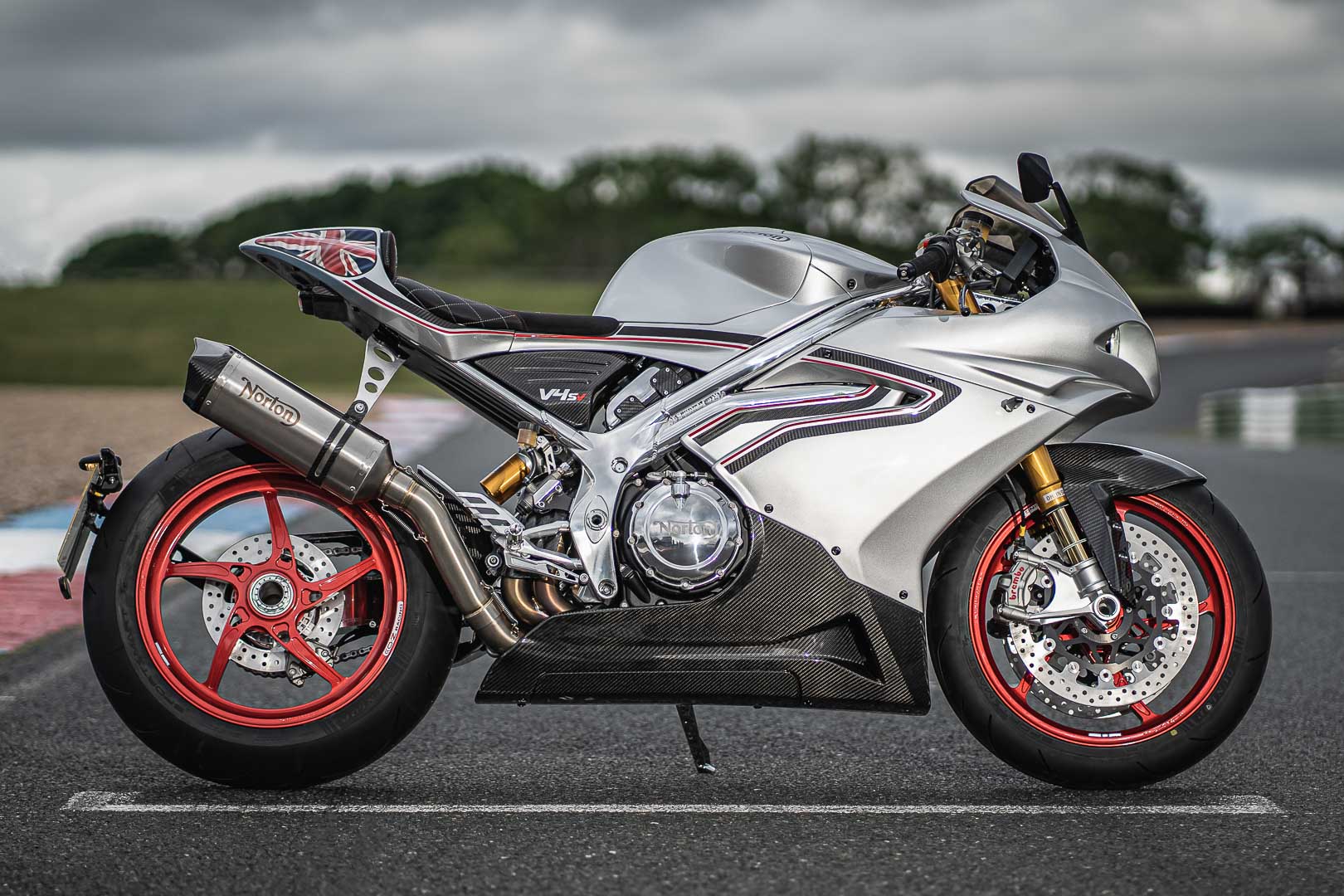 Norton V4SV 2023