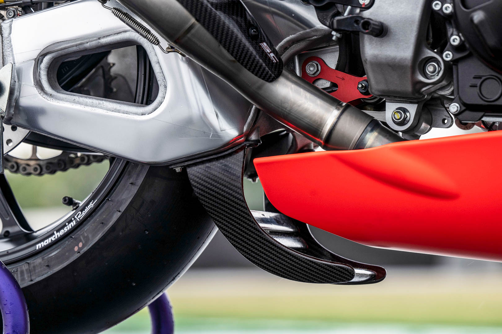 aprilia rsv4