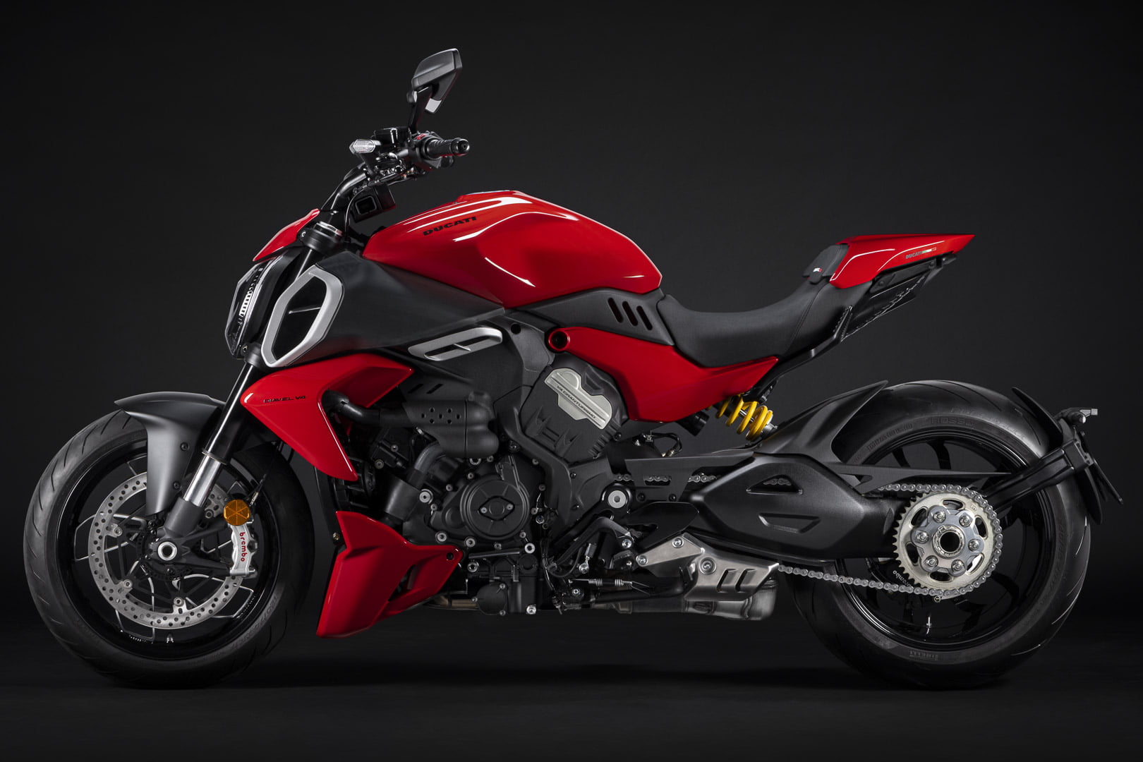 Diavel V V4