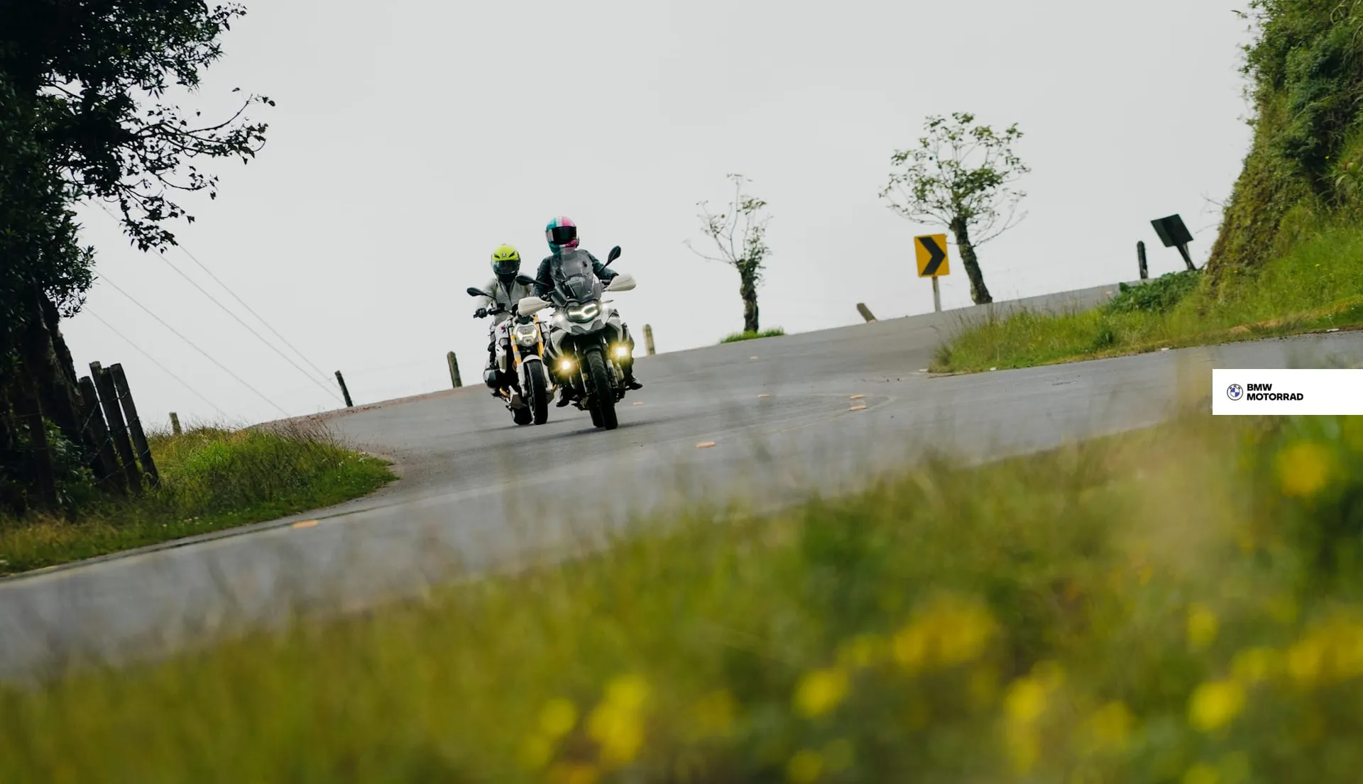 Consejos esenciales de seguridad en moto para mujeres motociclistas