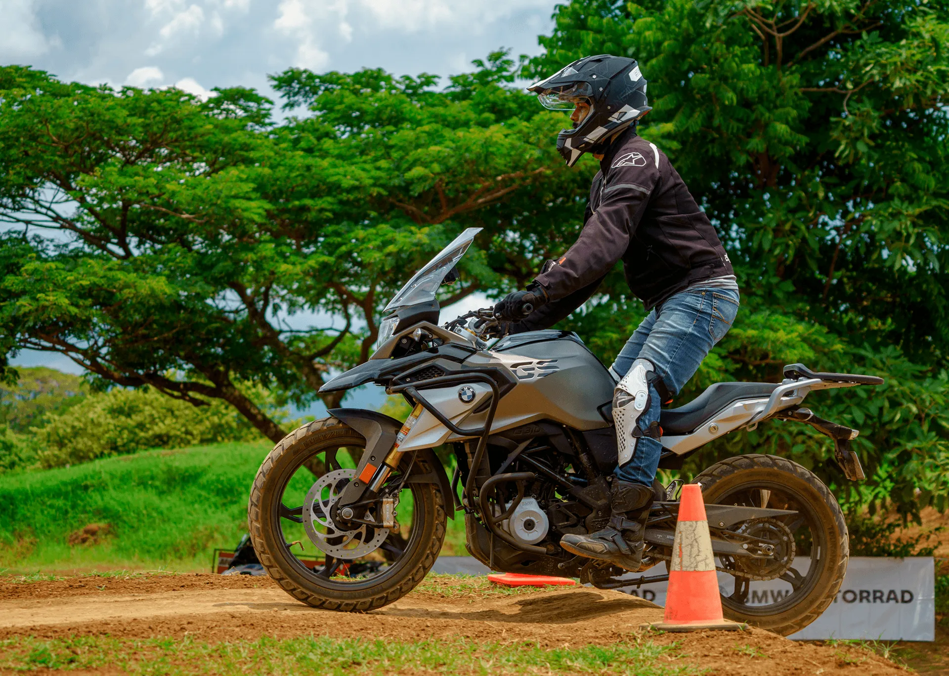 Seis consejos para conducir motocicletas con seguridad y responsabilidad