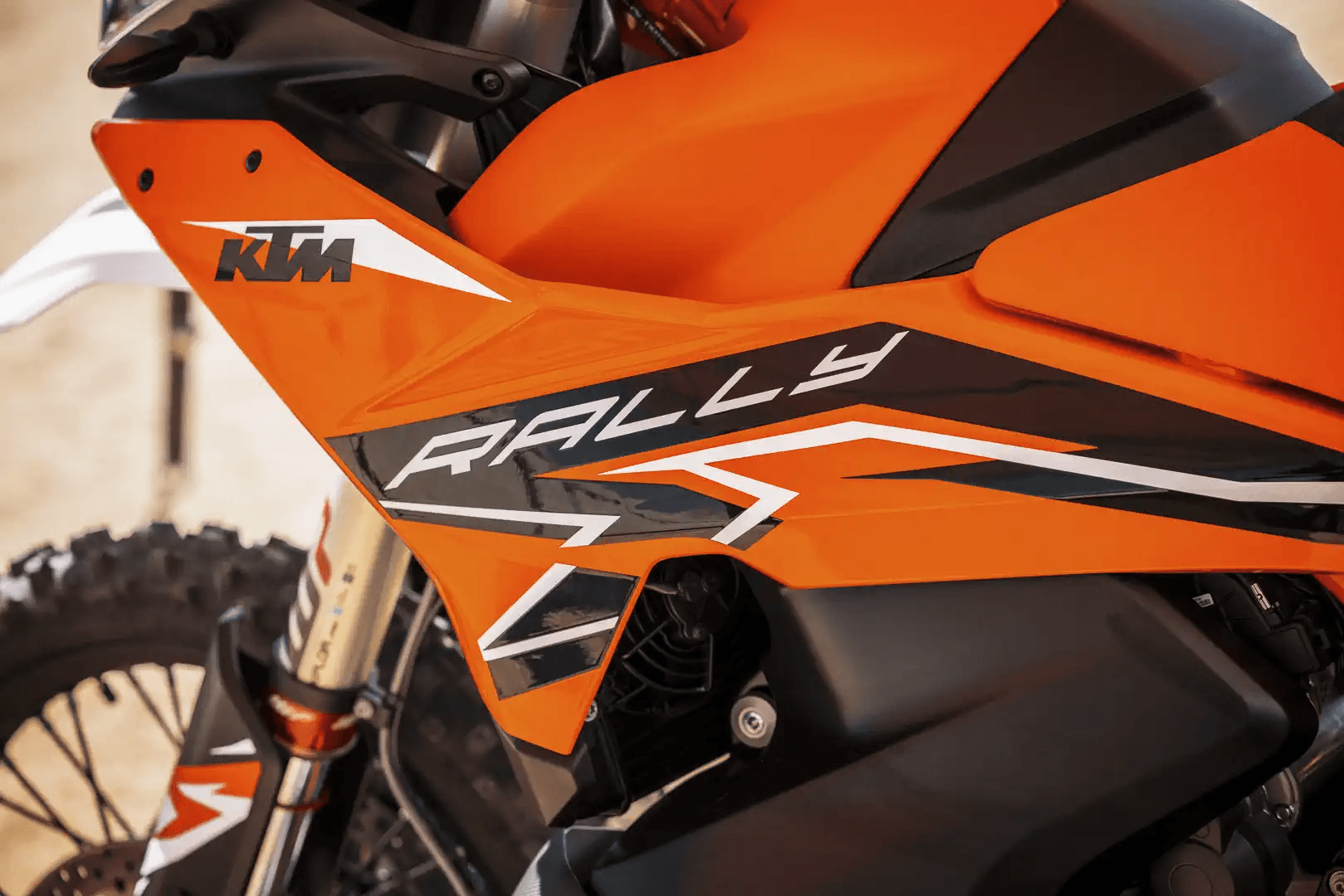 KTM 890 