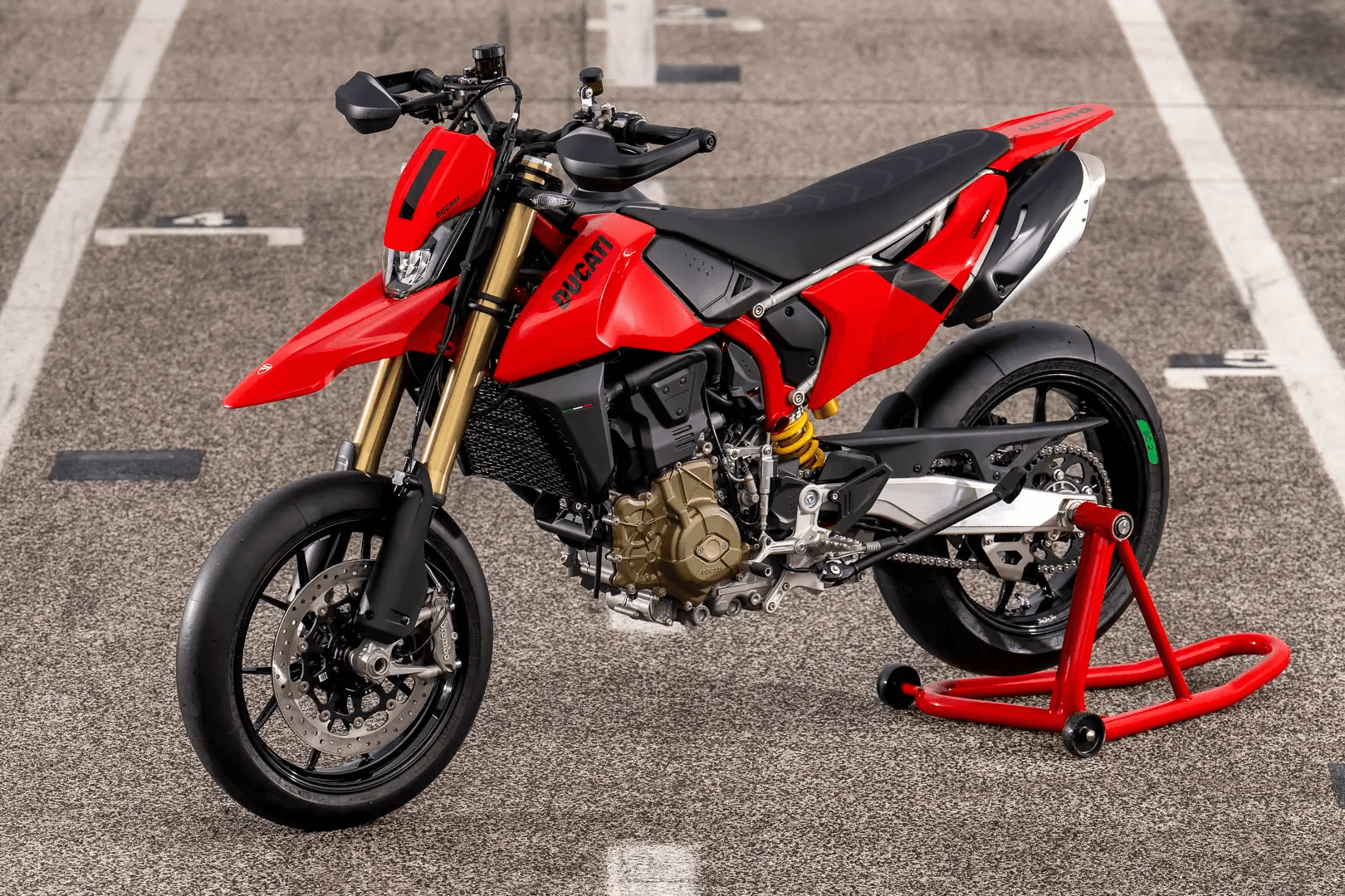 Hypermotard 698