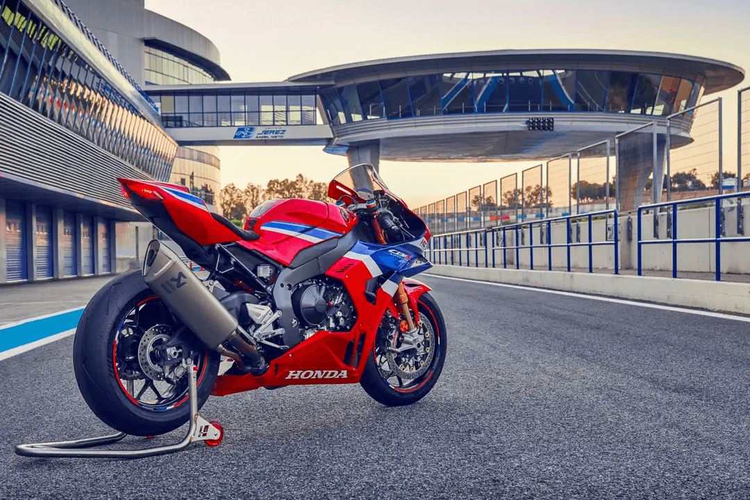 Honda CBR1000RR-R 