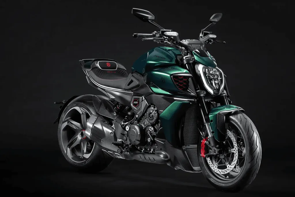 Ducati Diavel 2024 para Bentley
