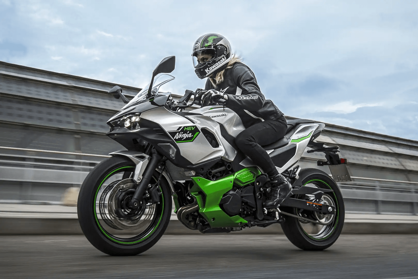 Kawasaki Ninja 7 híbrida 2024