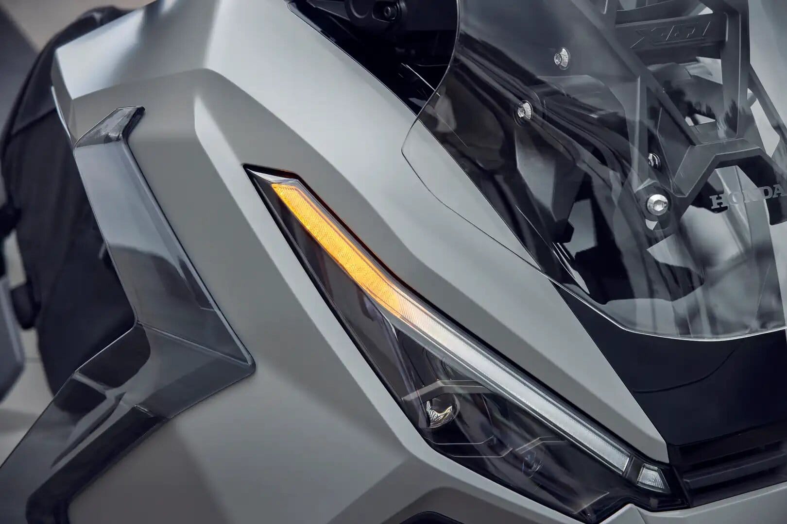 X-ADV 2025