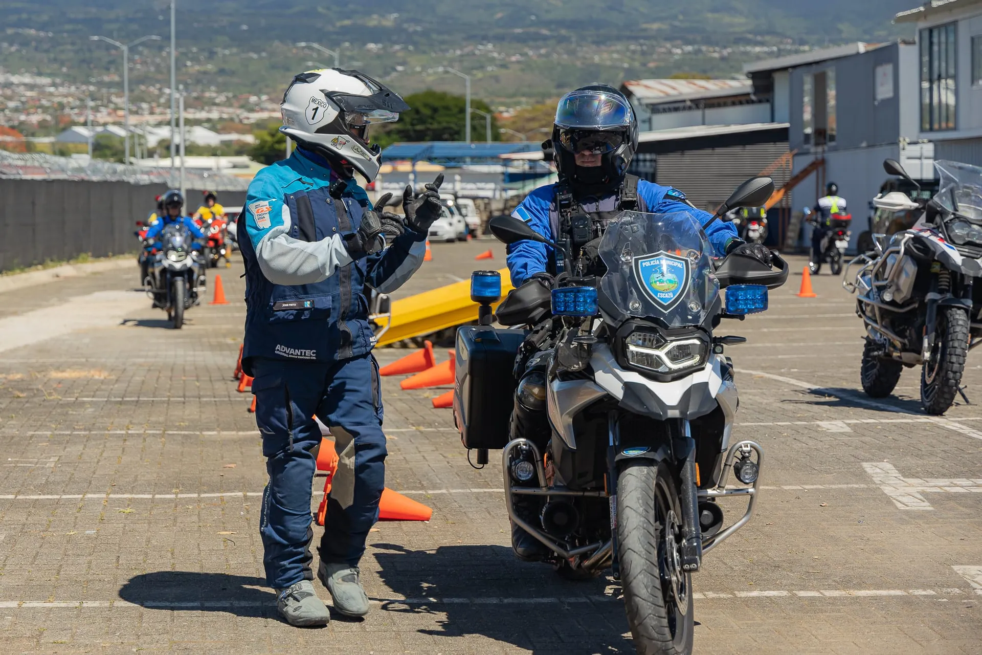 Policías y bomberos reciben capacitación de Conducción Segura de motocicletas