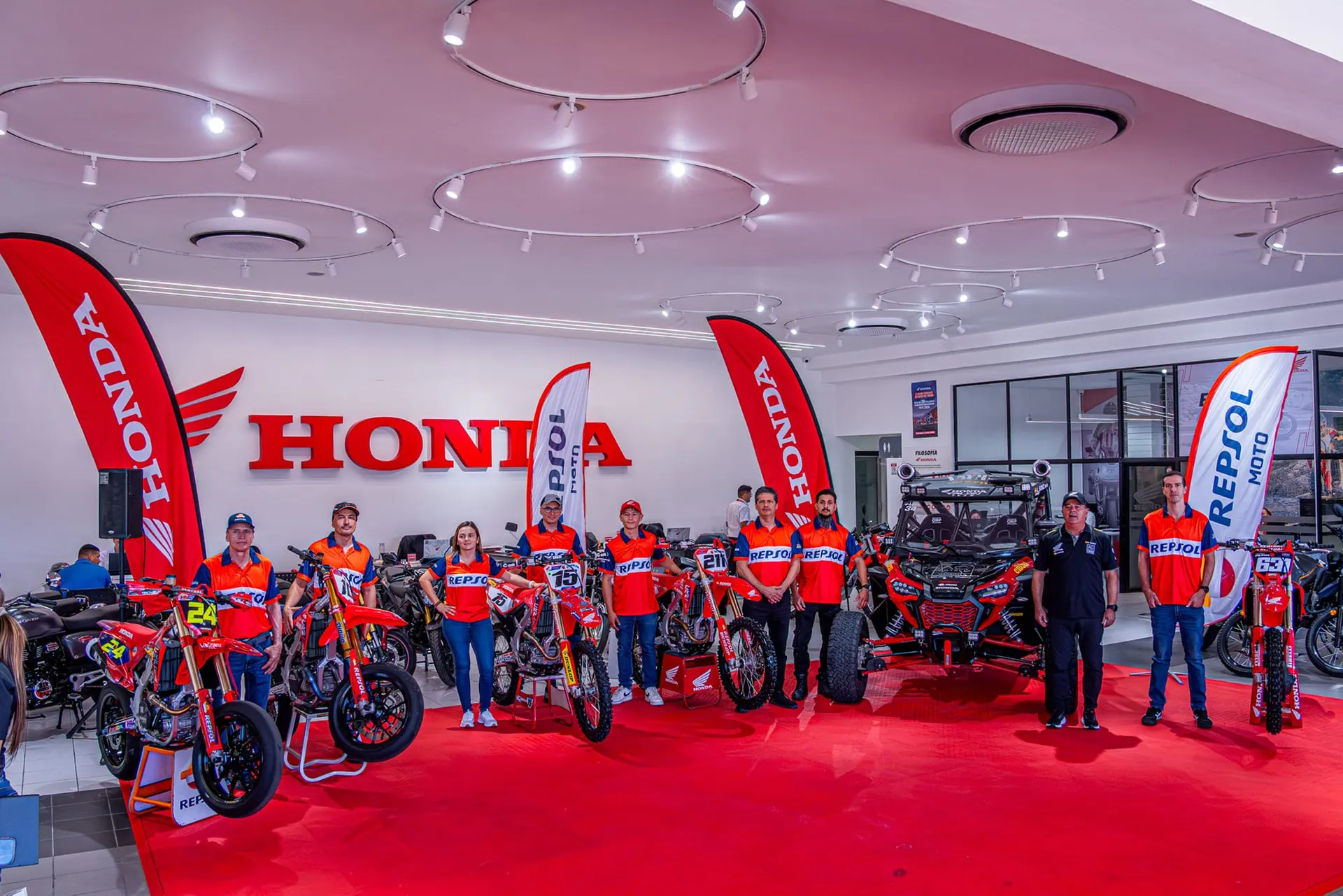 Honda Repsol revela su equipo para la temporada 2025
