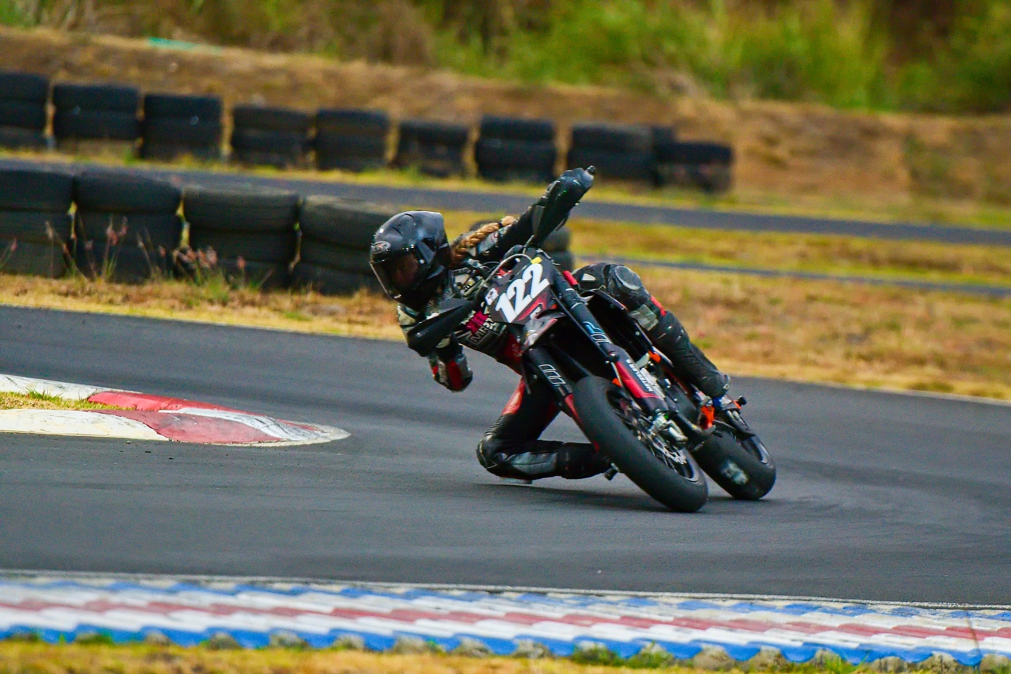 Niña de 15 años domina primera fecha de AMA SuperBike