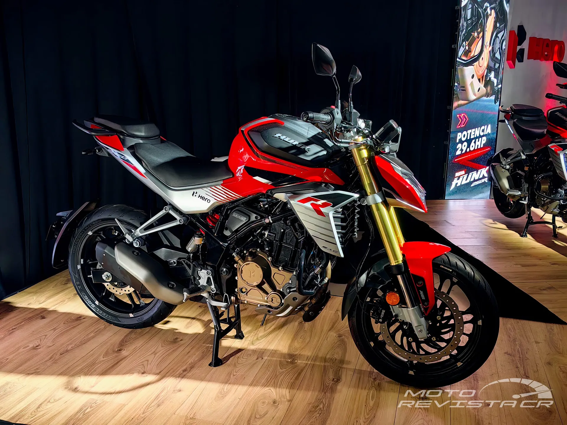 Hero MotoCorp presenta en Costa Rica la nueva Hunk 250R, su apuesta para competir en el segmento 250cc