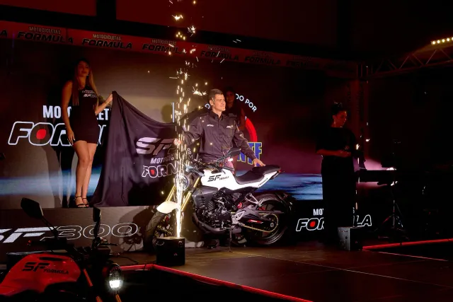 La nueva SF 300 con mayor potencia y más estilo