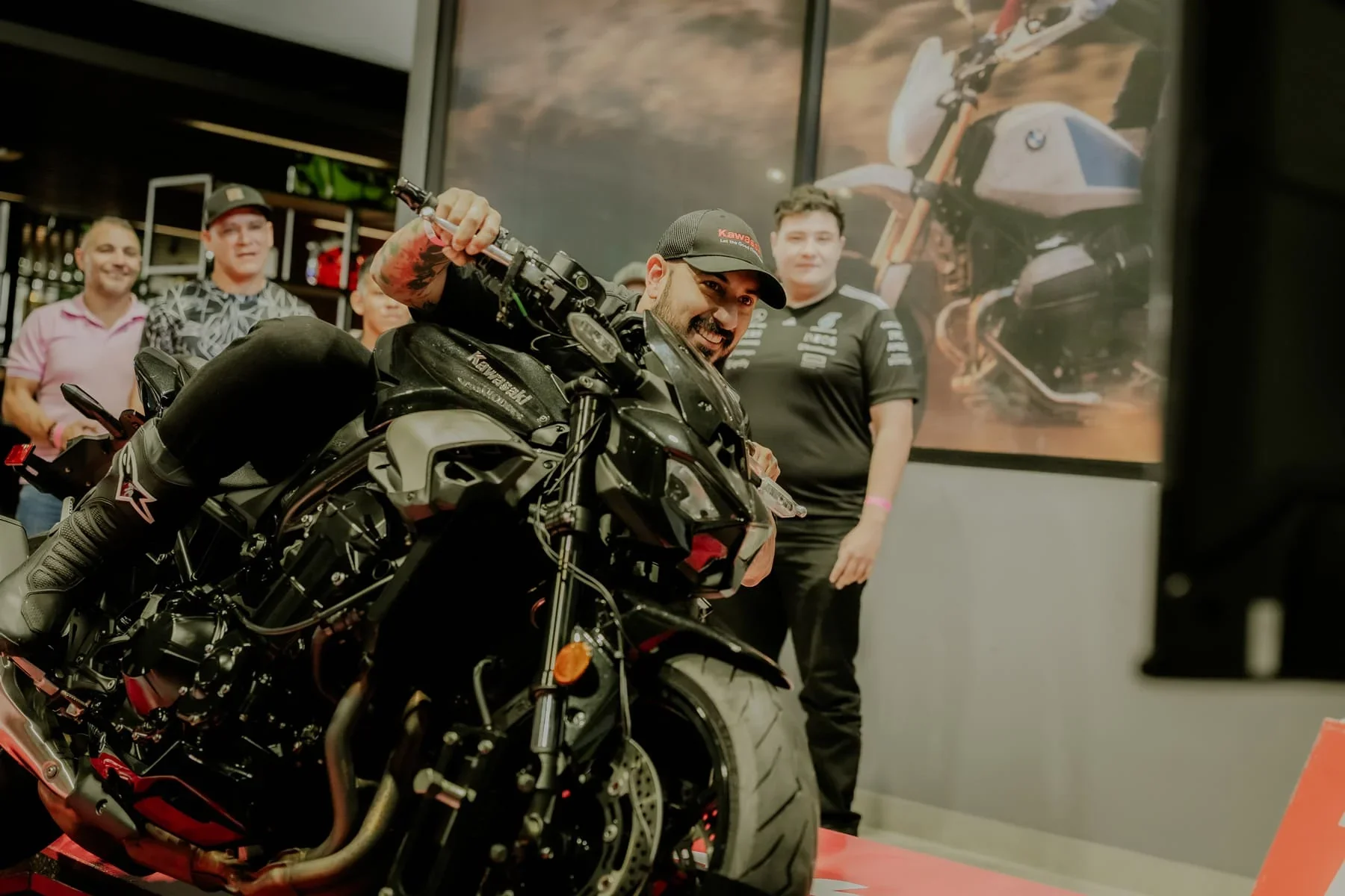 Motociclista participa en las actividades de Motober Fest Life 2026